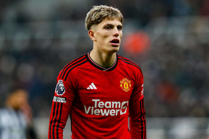 chilena sorprendente de Garnacho